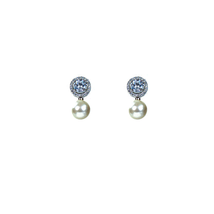 Beautiful Women pearl round stud earring Online