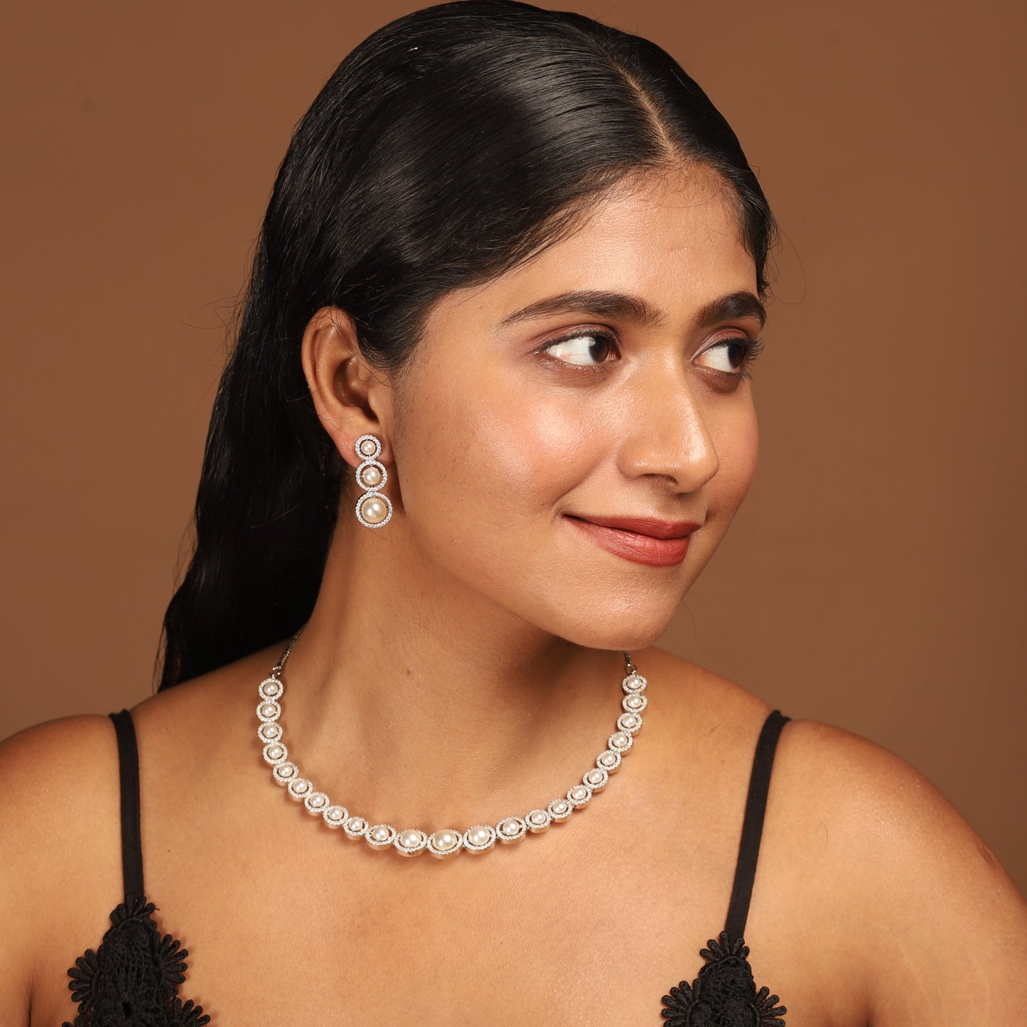beautiful Women necklace set Online